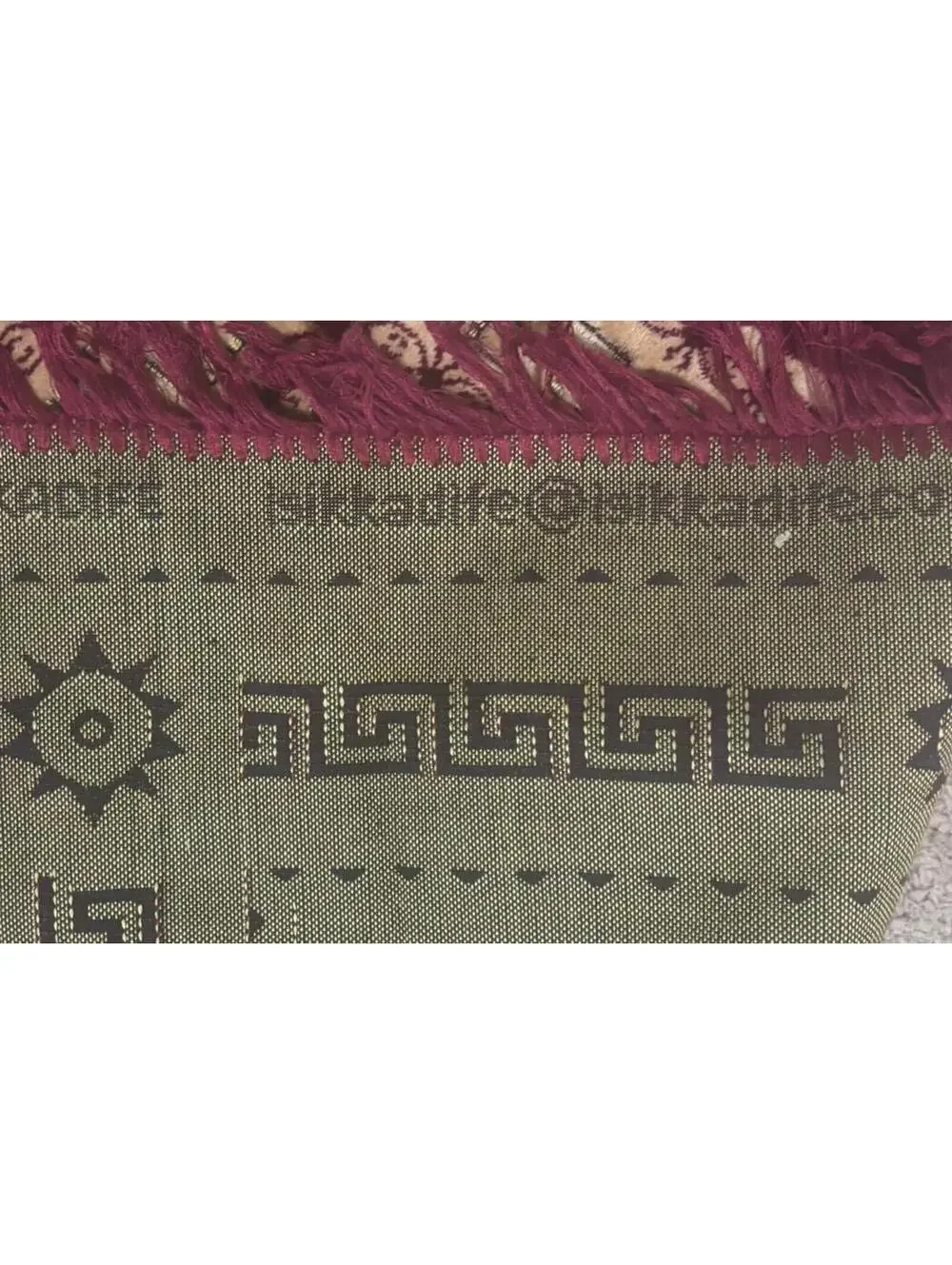 Isik Kadife Turkish Rug Velvet Carpet 4.5’x 2.5’ Beautiful EUC Rare Find